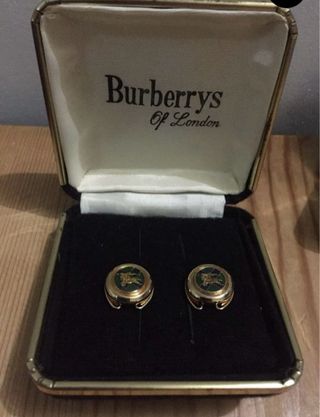 CUBREBOTONES Y PASADOR DE CORBATA BURBERRYS