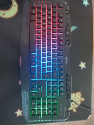Teclado Krom RGB gaming
