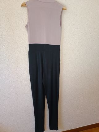 Mono bicolor de mujer, muy cómodo.