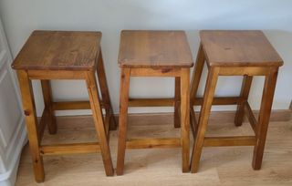 3 Banquetas madera pino barnizadas