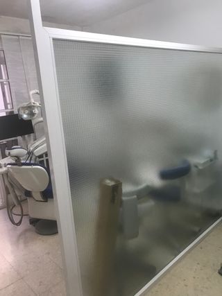 Mampara clínica cristal irrompible
