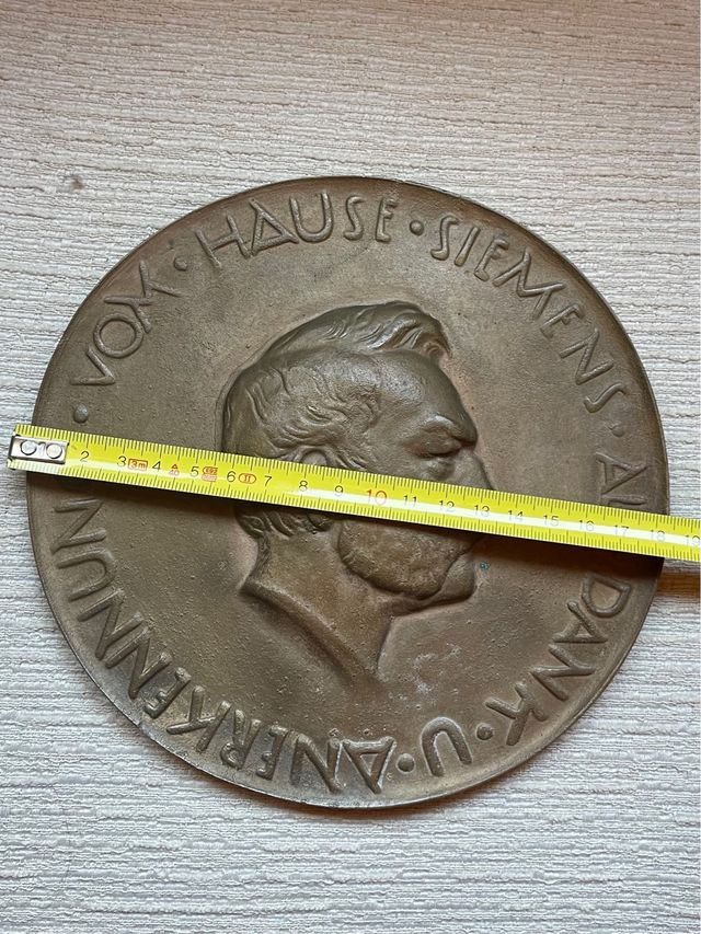 Placa Siemens conmemorativa