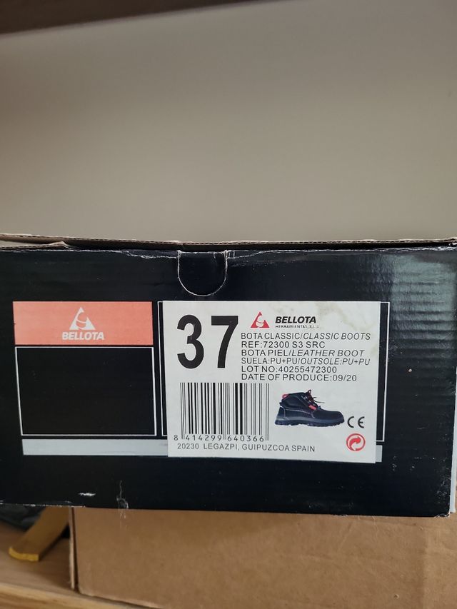 Botas de seguridad BELLOTA, talla 37.