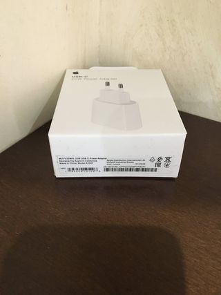 Adattatore Alimentazione USB-C Apple 20W