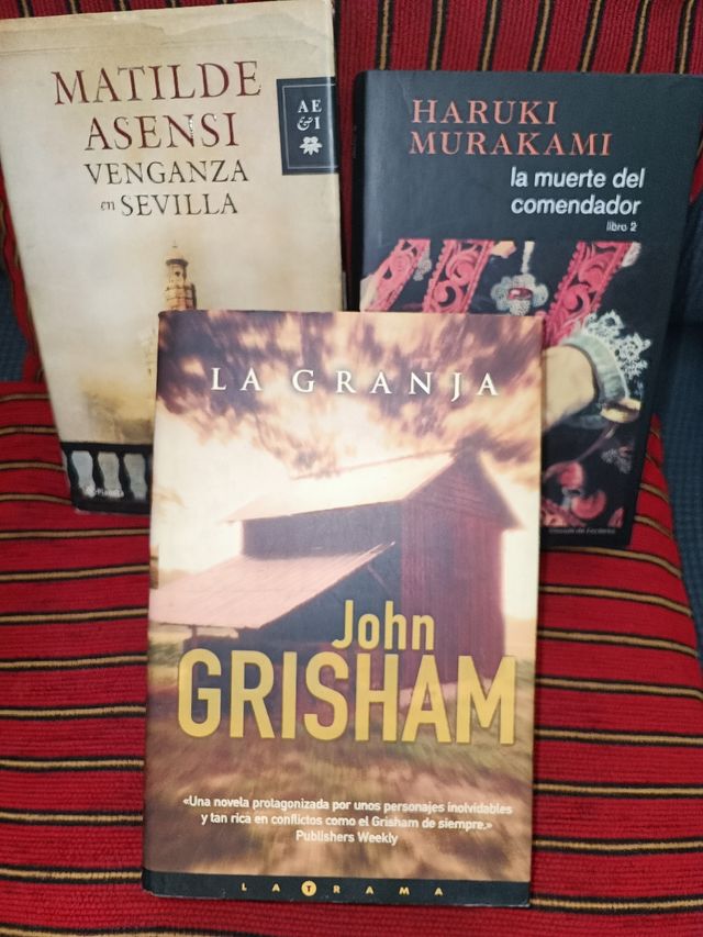 Libros de diferentes títulos (4€)cada uno .