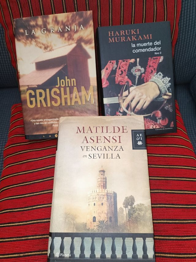 Libros de diferentes títulos (4€)cada uno .