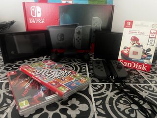 Nintendo Switch + giochi + scheda SD