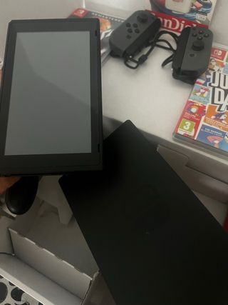 Nintendo Switch + giochi + scheda SD