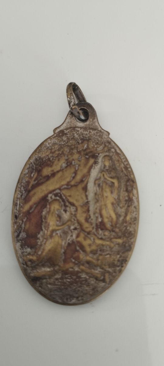 Rosarios y medallas antiguas