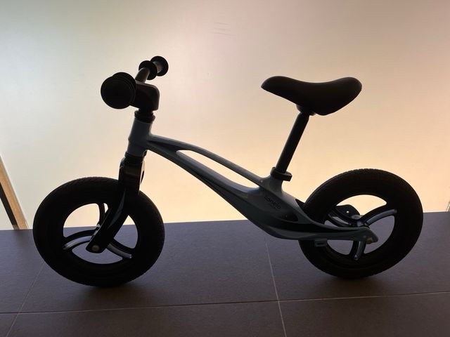 Bicicleta Equilibrio Infantil Lionelo Bart Tour