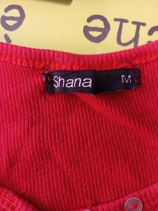 Camiseta roja Shana M