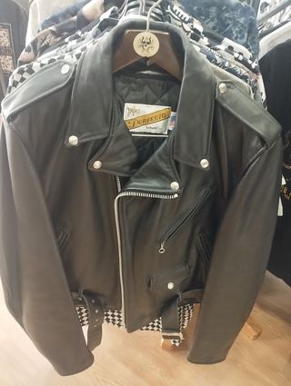 Cazadora Schott Perfecto L
Devolución 24h tienda 