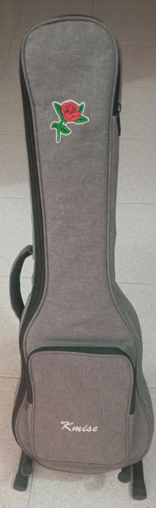 Ukule Baritono Kala KA-SCAC-B8 
