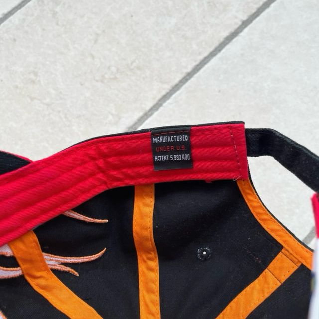 Vintage Universal Studios flames cap OS