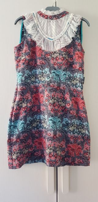 Vestido floral Marca Highly P

reppy - Talla L