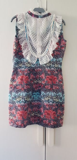 Vestido floral Marca Highly P

reppy - Talla L