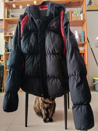 Chaqueta de hombre Jordan roja y negra - Talla S.