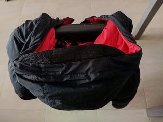 Chaqueta de hombre Jordan roja y negra - Talla S.
