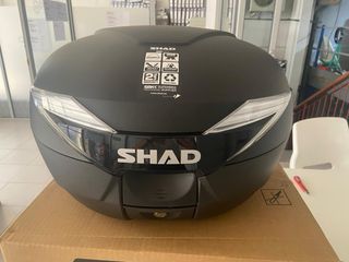 Maleta de moto SHAD SH39 top case baul moto negro