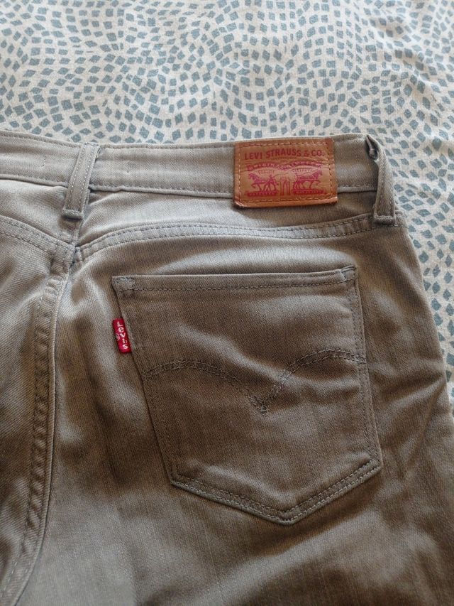 Levi's 711 Skinny - Gris - Talla 28