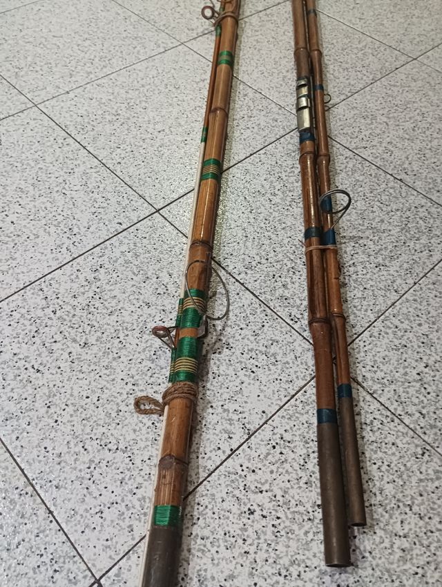 2 Canne da pesca in bambù antiche