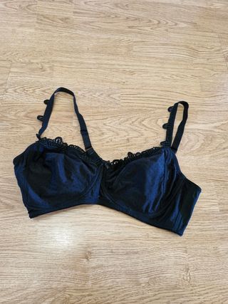 Sujetador negro con encaje 90D