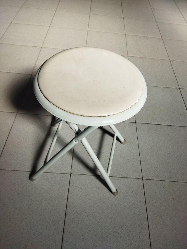 Silla plegable blanca - metal, plástico