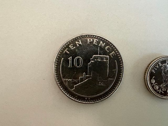 Monedas Gibraltar: 10 peniques y 5 peniques