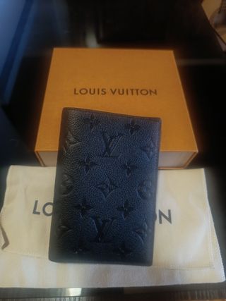 Funda pasaporte LV Louis Vuitton negra