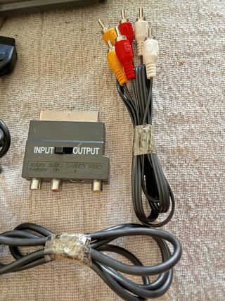 NES: 2 mandos, pistola y adaptador