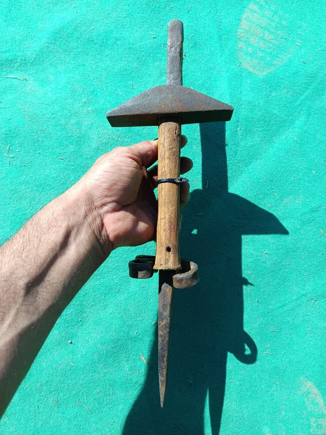 Velha Bigorna e Martelo para a Fice