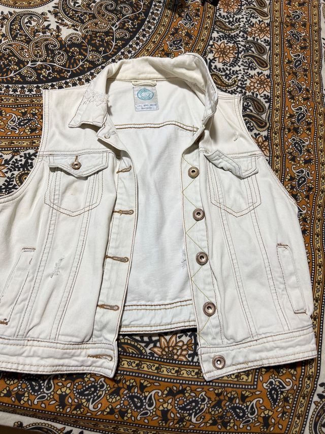 Chaleco vaquero corto beige
