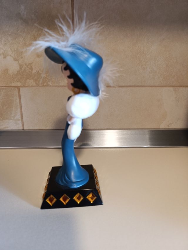 Statuina di Betty Boop. È alta circa cm. 18