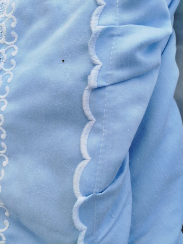 Colcha Bordada Azul - Vintage 