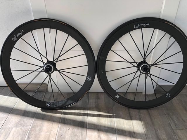 Ruedas Lightweight T24 carbono