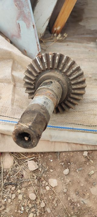 Eje rotovator BJR usado