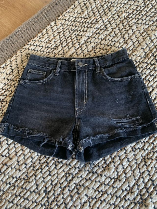 Shorts negros PULL&BEAR -talla 36