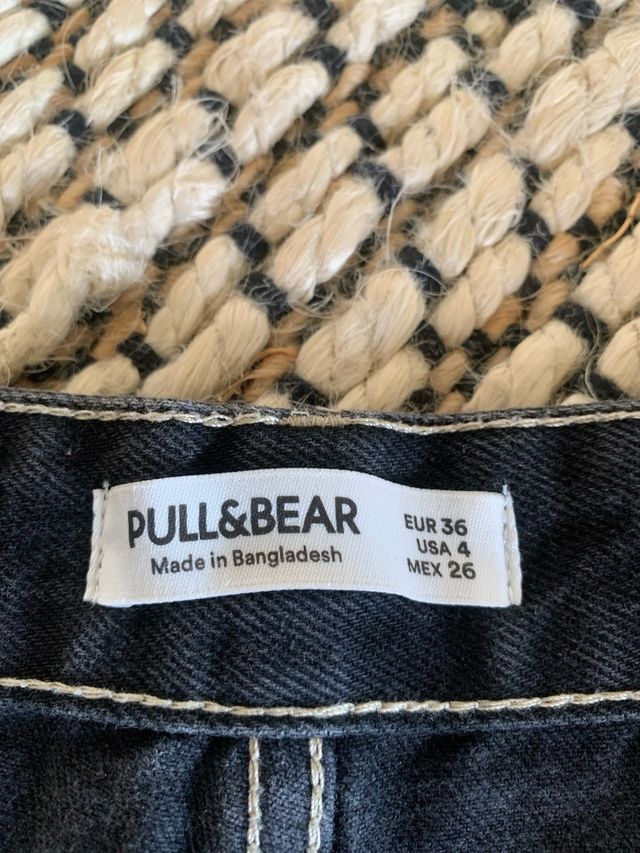 Shorts negros PULL&BEAR -talla 36