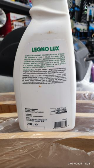 Legnolux: Detergente protettivo
