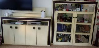 3 muebles : Tv,  vitrina y aparado
