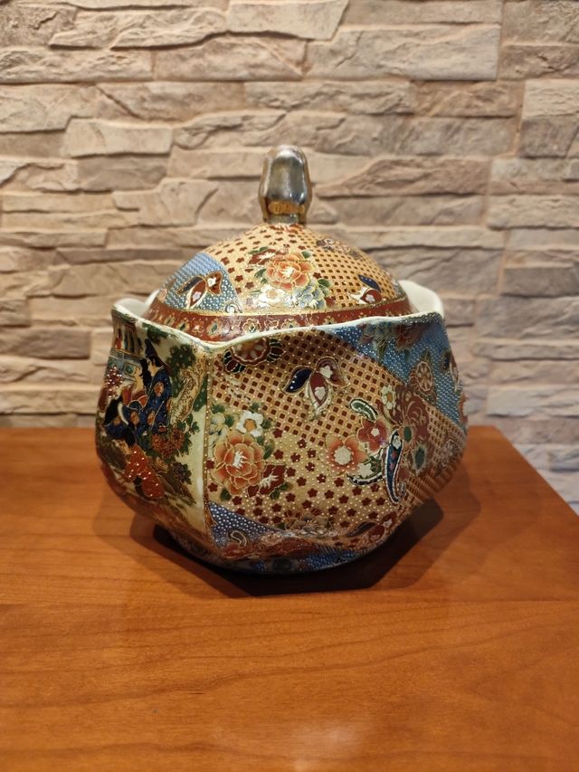 Sopera porcelana china con forma de calabaza