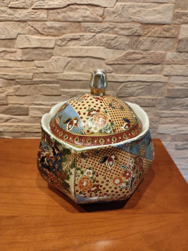 Sopera porcelana china con forma de calabaza