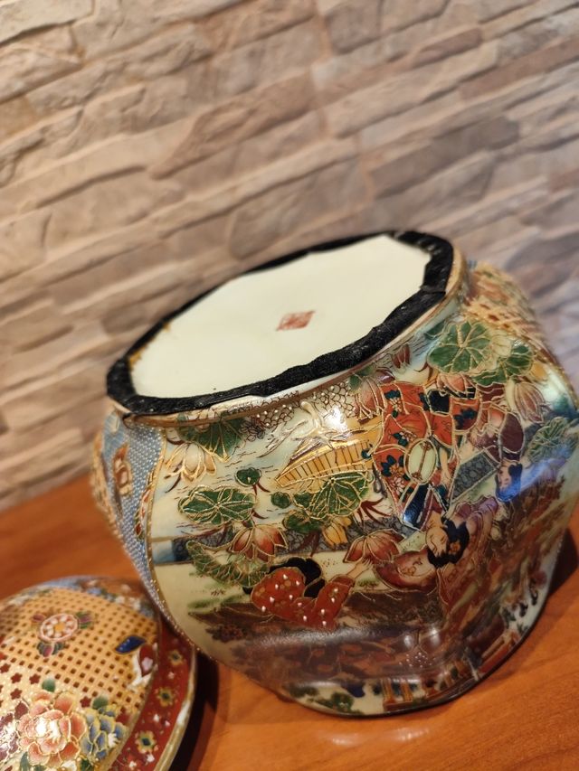 Sopera porcelana china con forma de calabaza