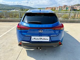 Lexus UX 2021