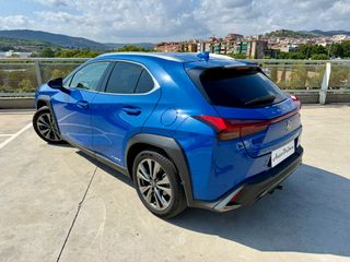 Lexus UX 2021