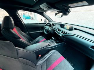 Lexus UX 2021