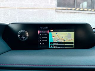 Lexus UX 2021