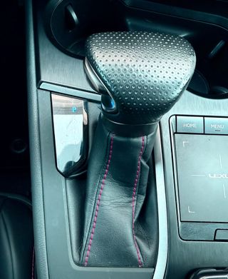 Lexus UX 2021