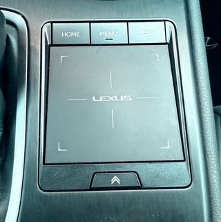 Lexus UX 2021