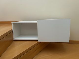 Mueble blanco de madera